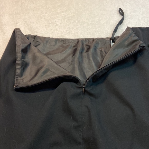 Jones New York Signature Black Skirt Peplum Hem Dressy/Professional Size 14 EUC - Picture 6 of 7